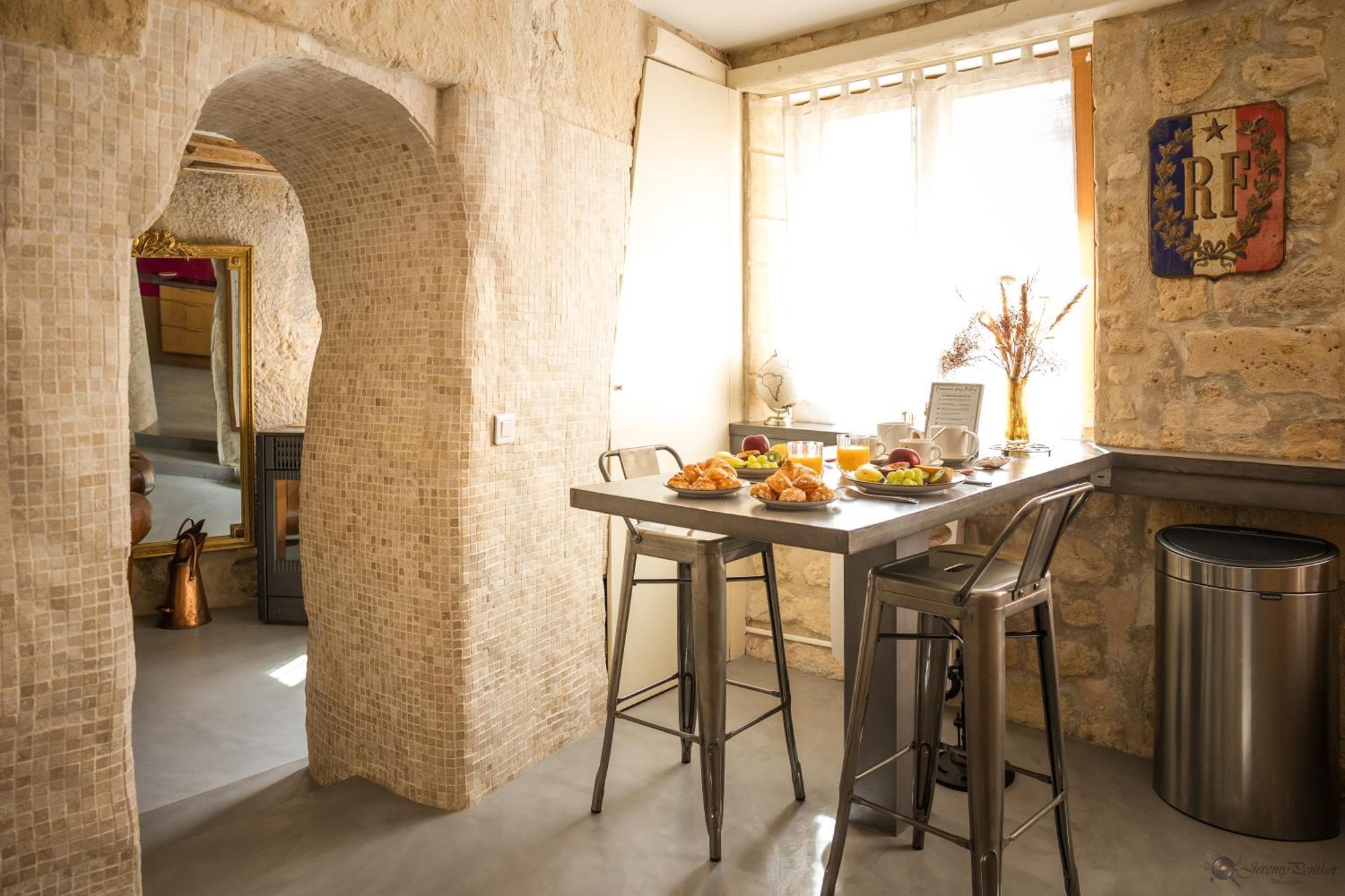 Chez Millouz - Triplex Semi-Troglodyte Apartment Pontoise Exterior foto